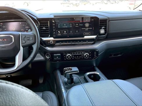 Used 2024 GMC Sierra 1500 SLT AWD/4WD image 7