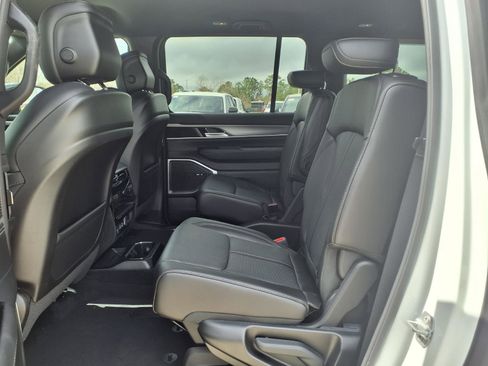 New 2026 Jeep Grand Wagoneer L 4WD image 7
