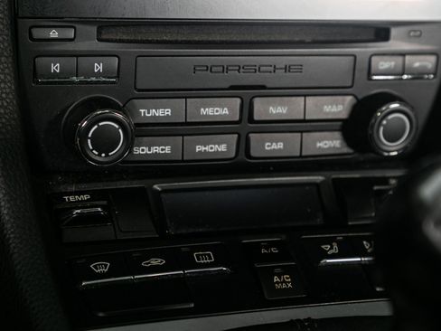 Used 2018 Porsche 718 Boxster w/ Sport Chrono Package image 31