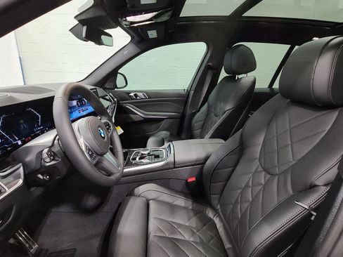 Used 2026 BMW X5 sDrive40i w/ M Sport Package RWD image 12