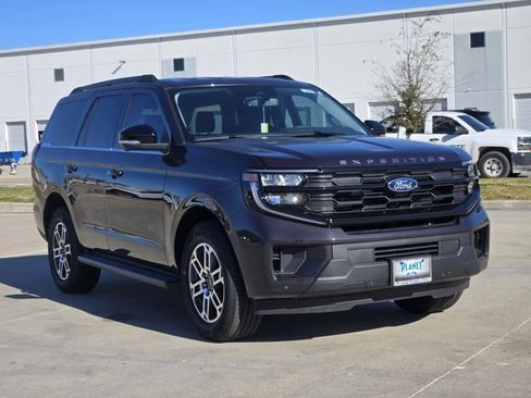 New 2026 Ford Expedition Active RWD image 2