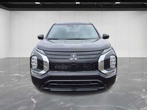 New 2026 Mitsubishi Outlander LE AWD/4WD image 8