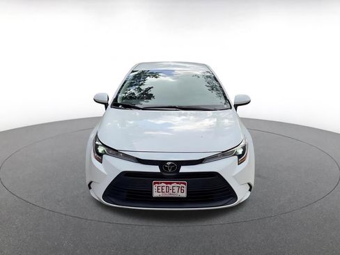 Used 2025 Toyota Corolla LE FWD image 4