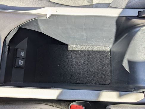 Used 2021 Toyota Camry LE FWD image 20