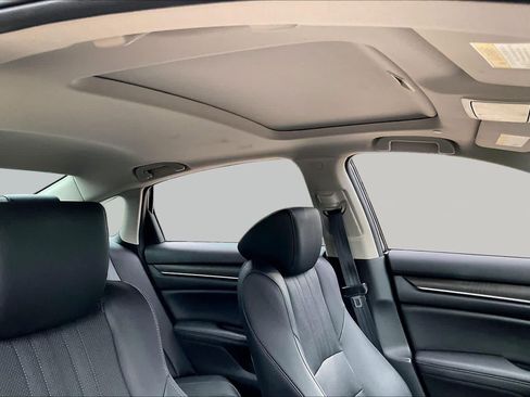 Used 2020 Honda Accord Touring image 14