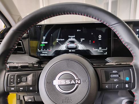 Used 2025 Nissan Kicks SR w/ Illumination Package image 67