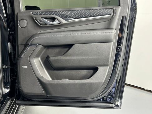 Used 2022 GMC Yukon XL Denali image 12