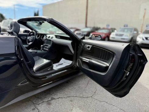 Used 2016 Ford Mustang Premium image 37
