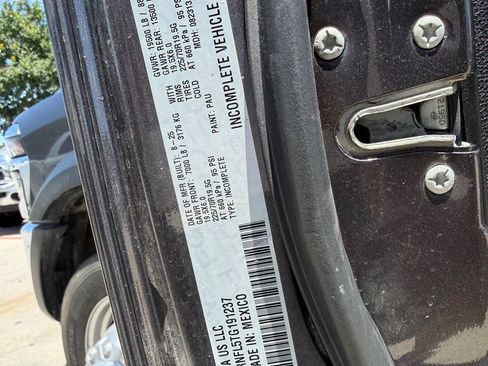 Used 2026 RAM 5500 Tradesman w/ Chrome Appearance Group AWD/4WD image 27