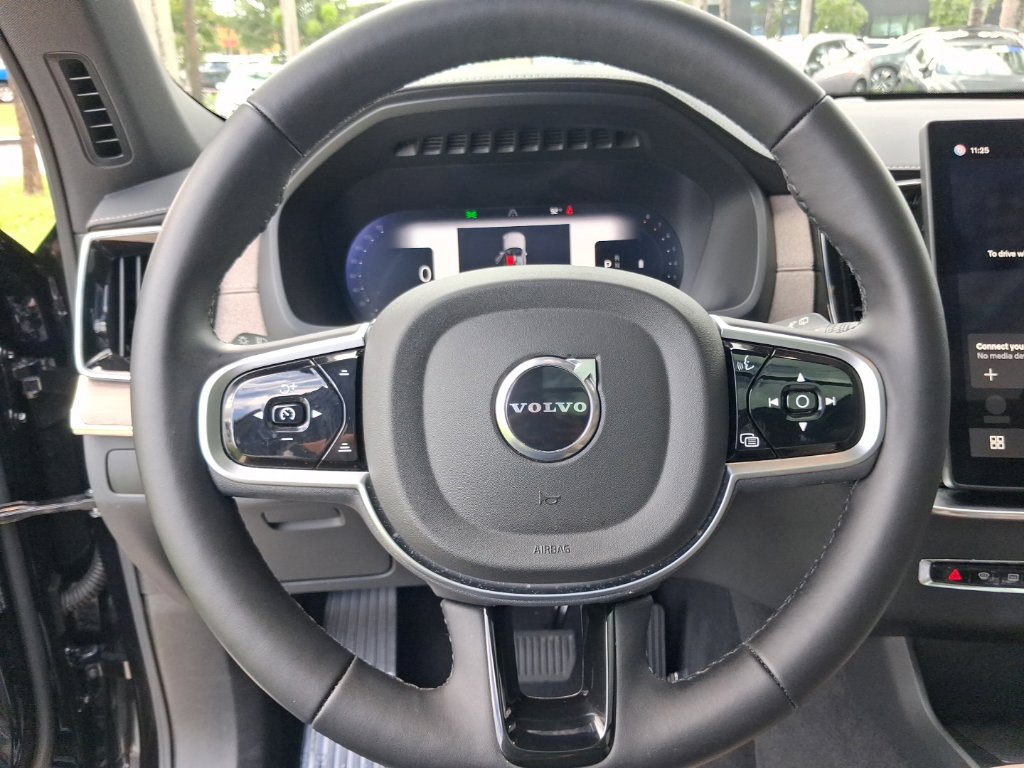 Certified 2025 Volvo XC90 B5 Core w/ Climate Package AWD/4WD image 17