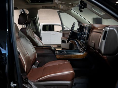 Used 2014 Chevrolet Silverado 1500 High Country w/ High Country Premium Package image 32