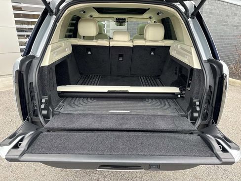 Certified 2023 Land Rover Range Rover SE image 6