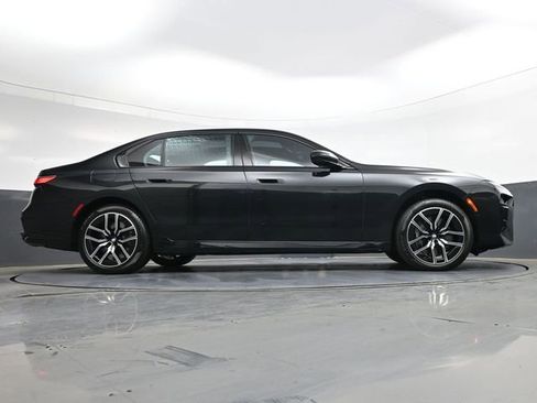 Used 2024 BMW 760i xDrive image 35