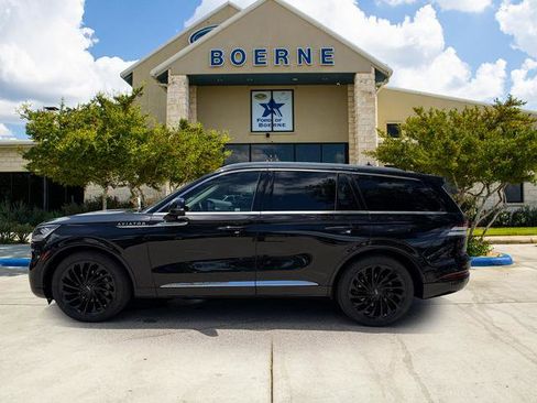 Used 2022 Lincoln Aviator Reserve w/ Equipment Group 201A AWD/4WD image 2
