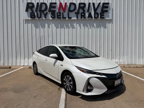 Used 2020 Toyota Prius Prime Limited FWD image 9