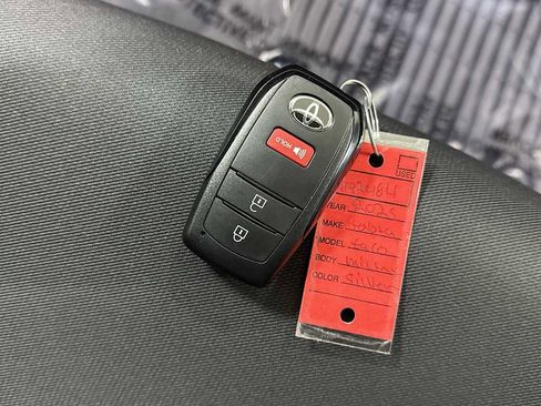 New 2025 Toyota Tacoma SR5 image 31