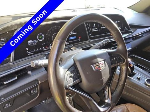 Used 2021 Cadillac Escalade Premium Luxury RWD image 5
