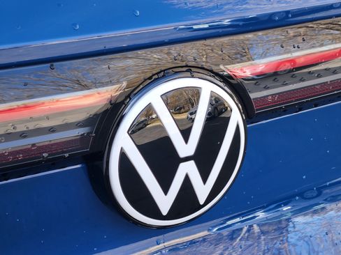 New 2025 Volkswagen ID.4 Pro image 23