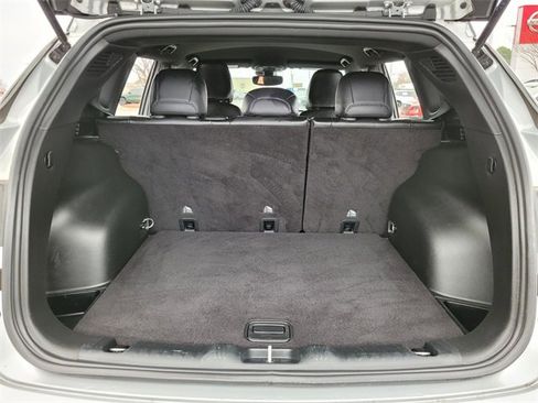 Used 2024 Jeep Compass Trailhawk image 15