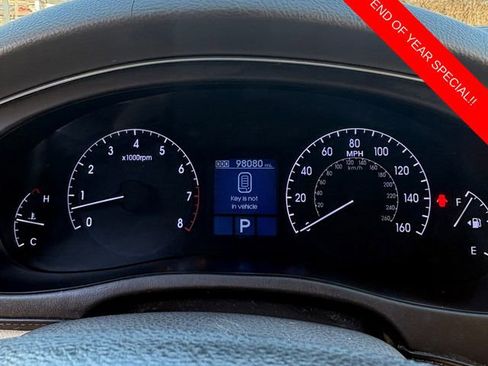 Used 2012 Hyundai Genesis 3.8 w/ Premium Pkg image 11