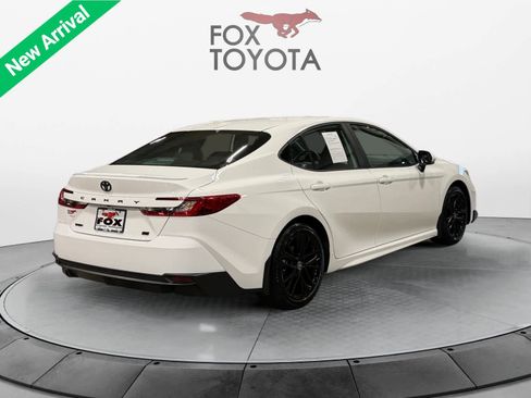 Used 2025 Toyota Camry SE FWD image 6