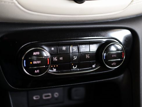 Used 2023 Buick Encore GX Select image 15