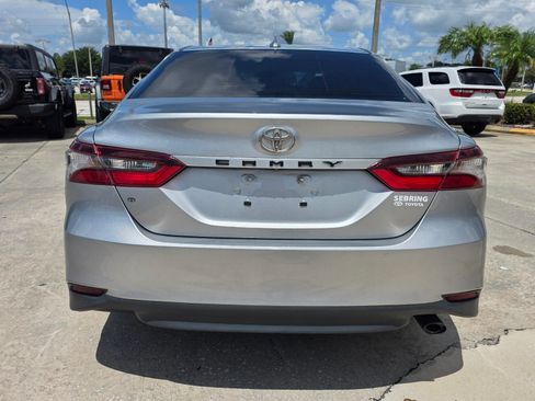 Used 2022 Toyota Camry LE FWD image 5