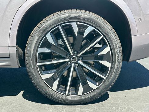 Certified 2026 Volvo XC90 B5 Plus image 23