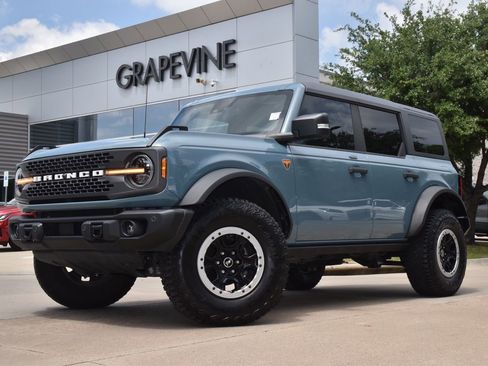 Certified 2023 Ford Bronco Badlands w/ Sasquatch Package AWD/4WD image 2