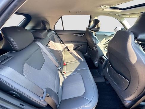 Used 2023 Kia Niro EX Touring image 31