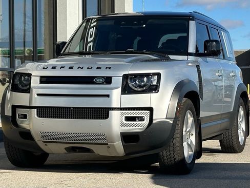 Used 2020 Land Rover Defender 110 First Edition image 4