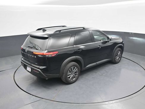 Used 2025 Nissan Pathfinder SV AWD/4WD image 33