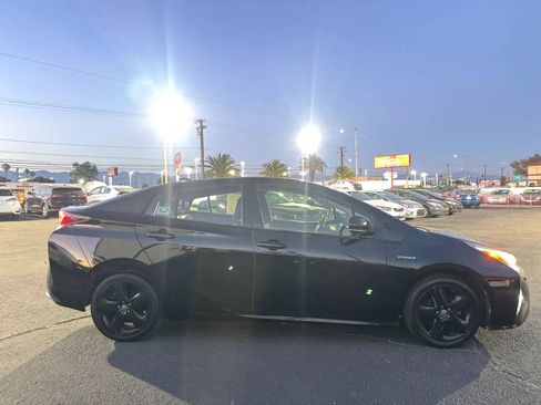 Used 2016 Toyota Prius Four Touring FWD image 11