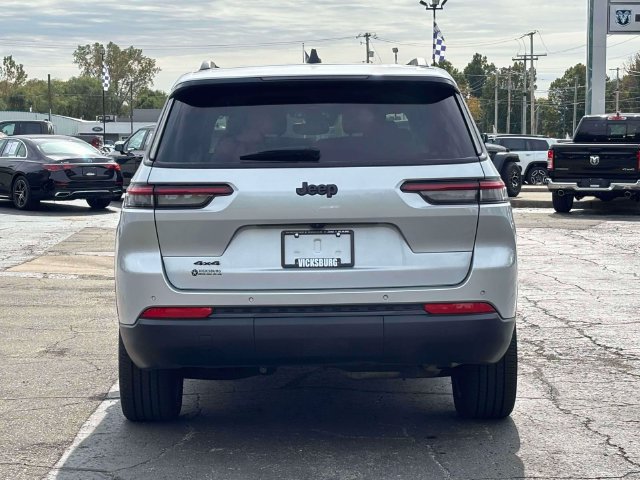 Used 2023 Jeep Grand Cherokee L Laredo AWD/4WD image 40