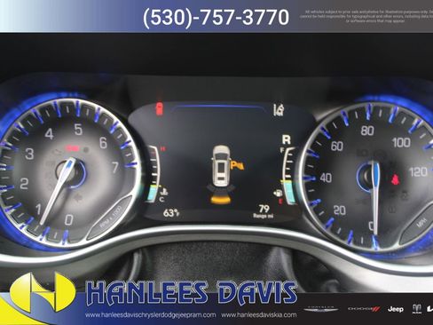 Used 2024 Chrysler Pacifica Touring-L image 33