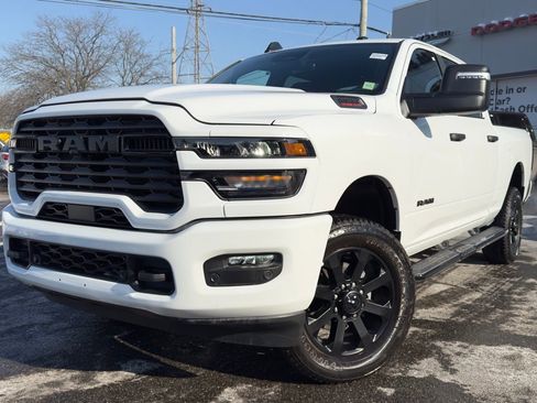 Used 2025 RAM 2500 Big Horn AWD/4WD image 3