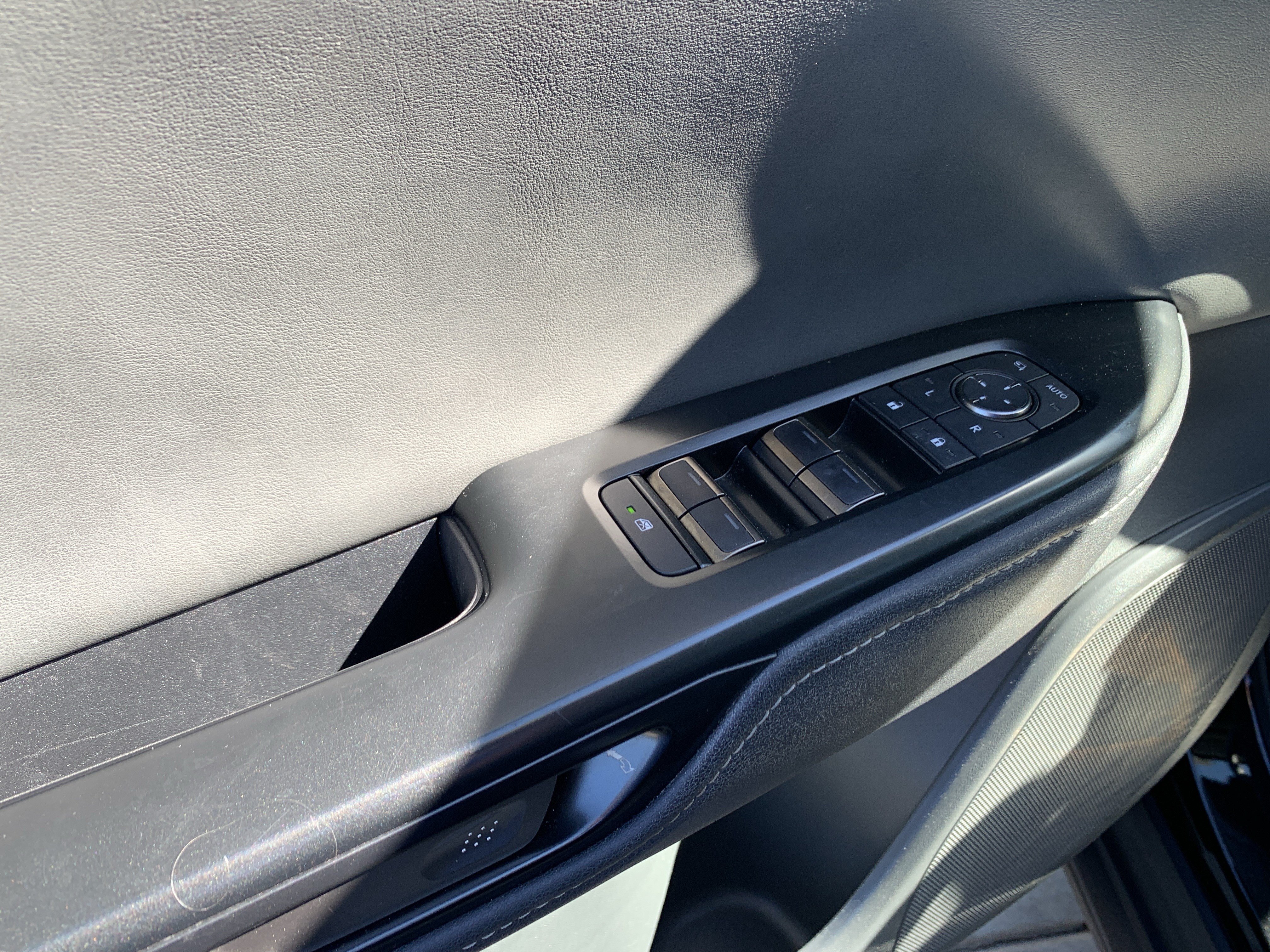 Used 2024 Lexus RZ 300e Premium FWD image 15