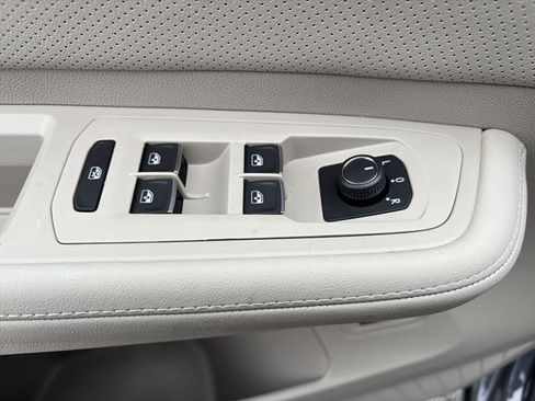 New 2026 Volkswagen Atlas SE FWD image 16