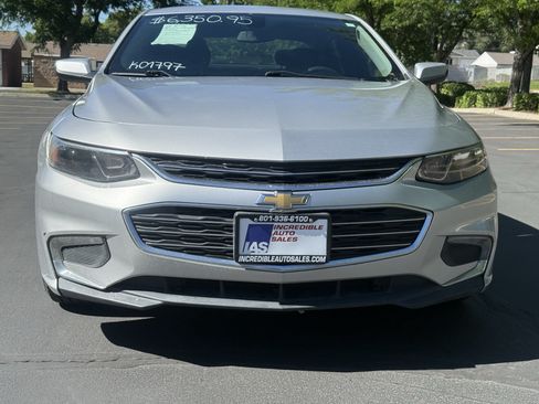 Used 2017 Chevrolet Malibu LT FWD image 22