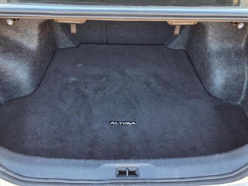 Used 2025 Nissan Altima 2.5 SV image 33