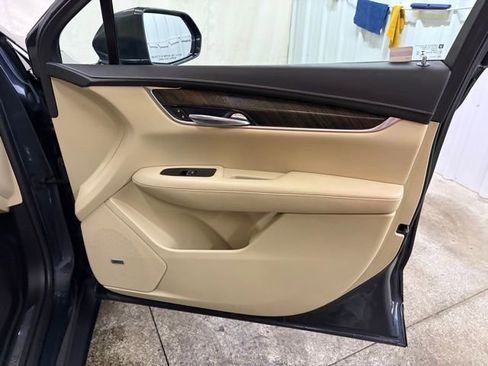 Used 2019 Cadillac XT5 AWD image 34