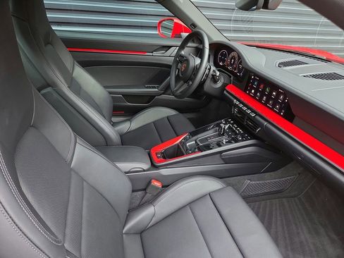 Certified 2025 Porsche 911 Carrera image 16