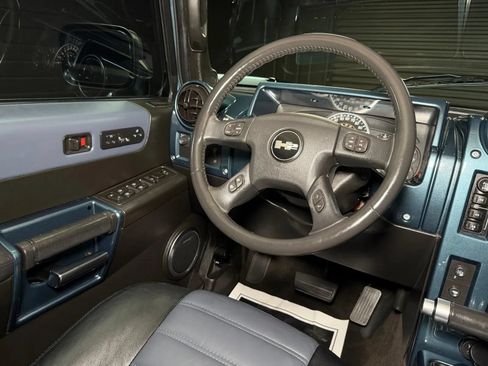 Used 2005 HUMMER H2 w/ Preferred Equipment Group AWD/4WD image 11