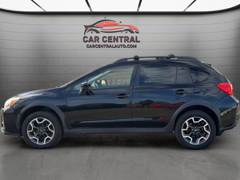 Used 2017 Subaru Crosstrek 2.0i Premium w/ Moonroof Package AWD/4WD image 2