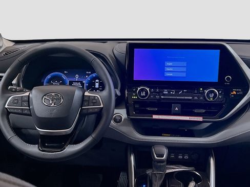 New 2026 Toyota Highlander Platinum AWD/4WD image 21