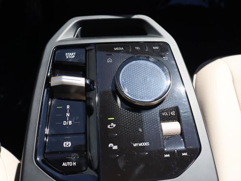 Used 2025 BMW iX xDrive50 image 22