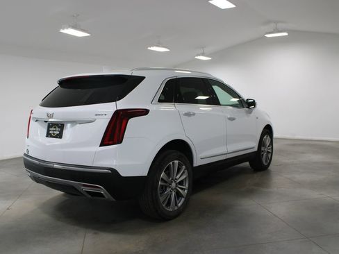 Used 2024 Cadillac XT5 Premium Luxury AWD/4WD image 9