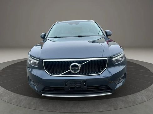 Used 2022 Volvo XC40 T5 Momentum w/ Premium Package AWD/4WD image 2