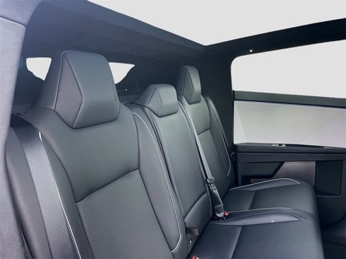 Used 2024 Tesla Cybertruck AWD Crew Cab image 23