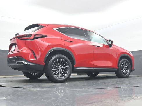 Used 2025 Lexus NX 250 FWD w/ Towing Package (2000 Lbs) image 29